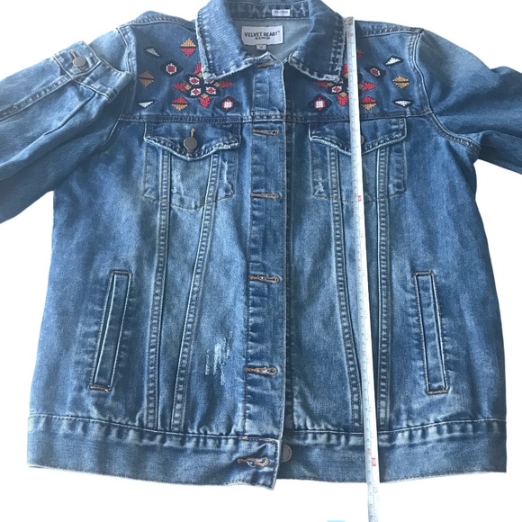 4/$20 Jean Jacket Velvet Heart Embroidered Distressed Women’s Size Medium - Picture 15 of 16
